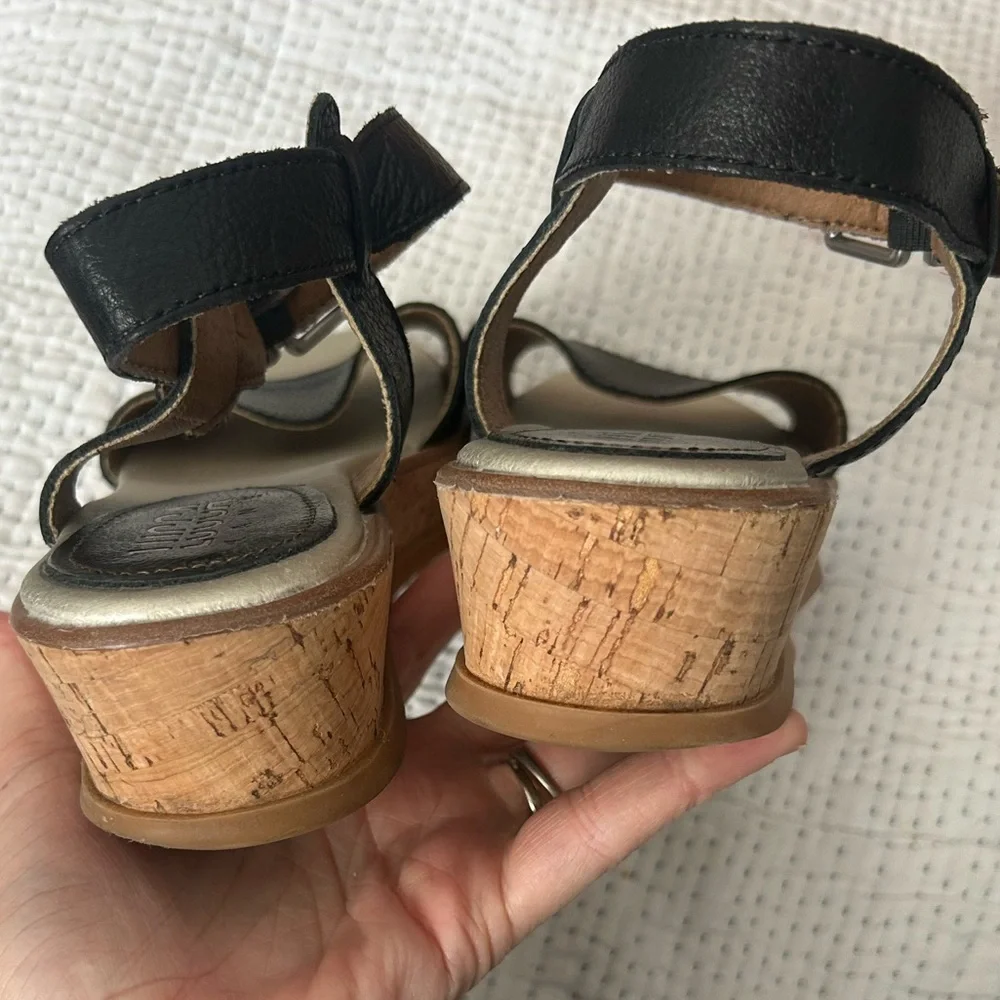 Lucca Lane Black Leather Cork Wedge Sandals Ankle Strap Comfort‎ Size 9 - Picture 8 of 9